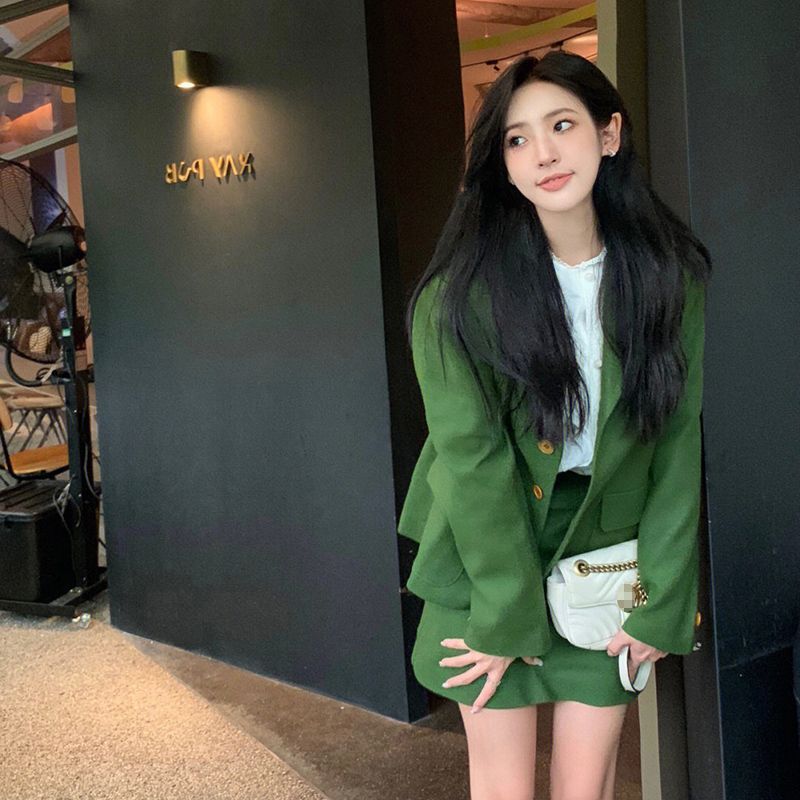 茶系穿搭一整套小香风名媛赫本风小个子绿色西装短裙减龄两件套女|undefined