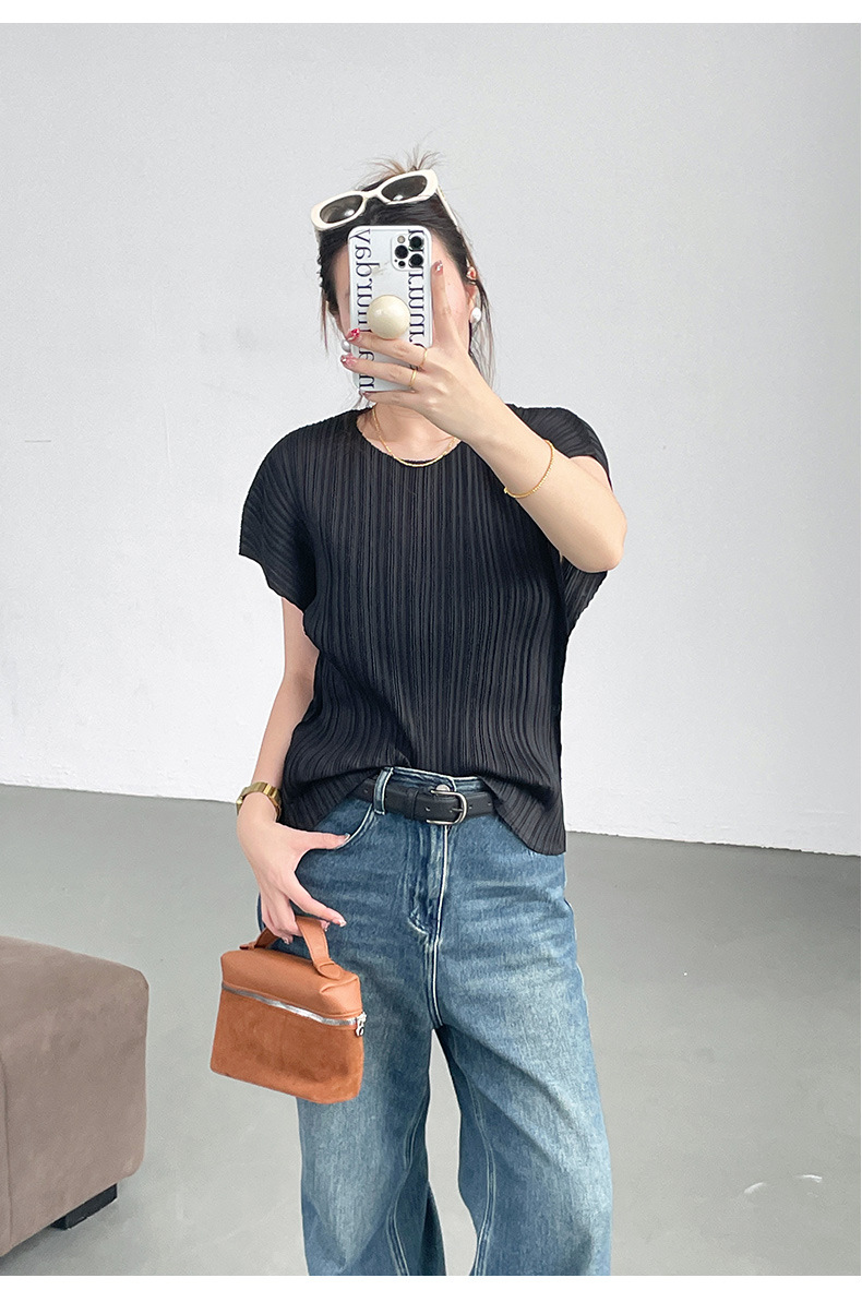 Áo thun nữ ngắn tay xếp ly phong cách Miyake thiết kế độc đáo — Màu đen chi tiết 9