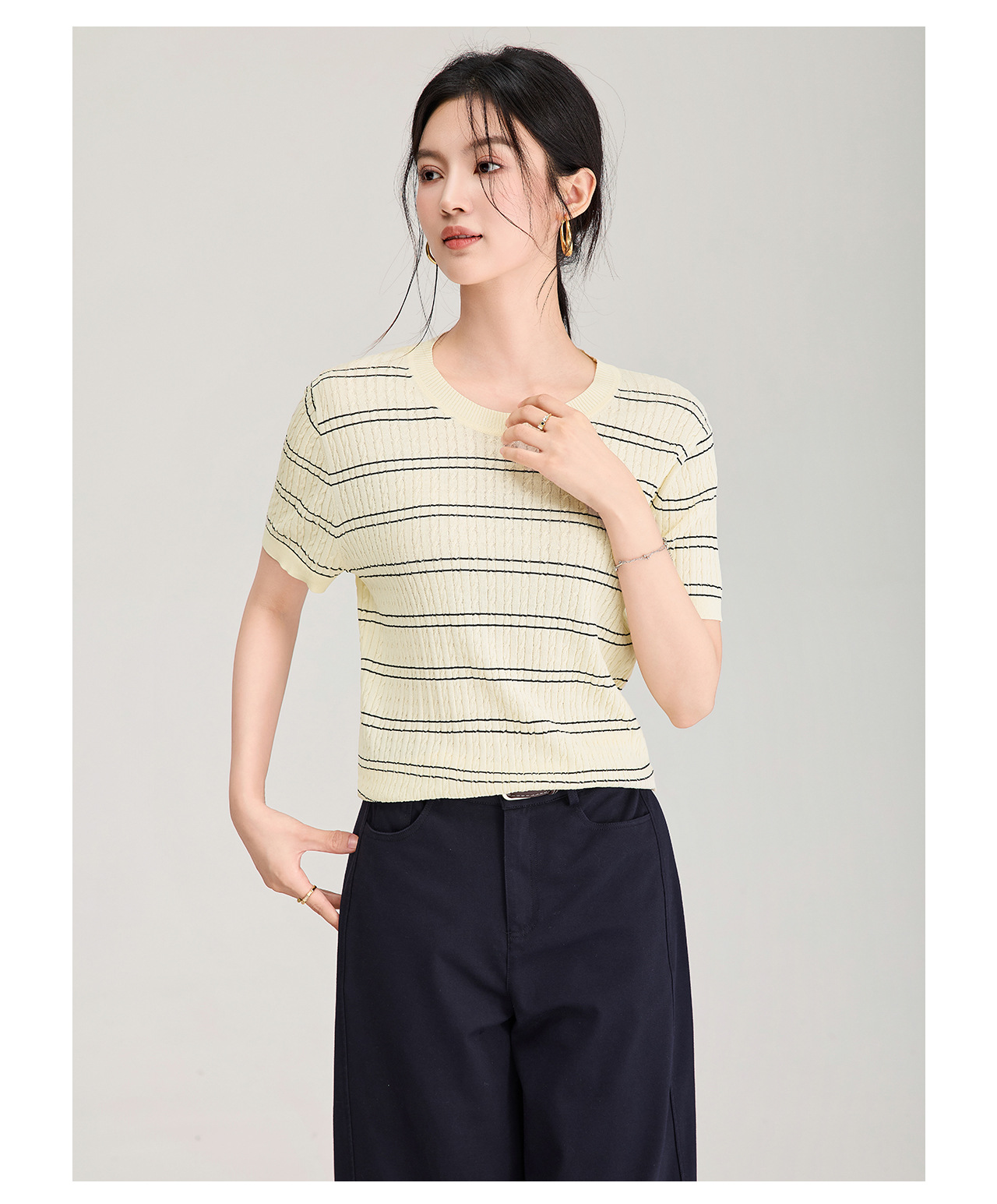 Áo thun dệt kim tay ngắn cổ tròn họa tiết sọc vintage nữ — màu xanh navy chi tiết 21