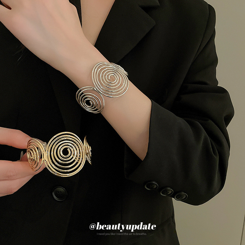 Pulsera de onda de metal transfronteriza europea y americana, pulsera de alta gama de moda de nicho, estilo ins, joyería de temperamento de lujo ligero al por mayor