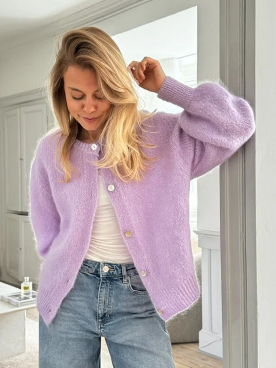 Cardigan de punto de color caramelo mujeres Europa y los Estados Unidos otoño y invierno 2025 cabello de cabello