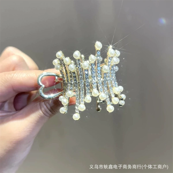 Golden irregular ponytail