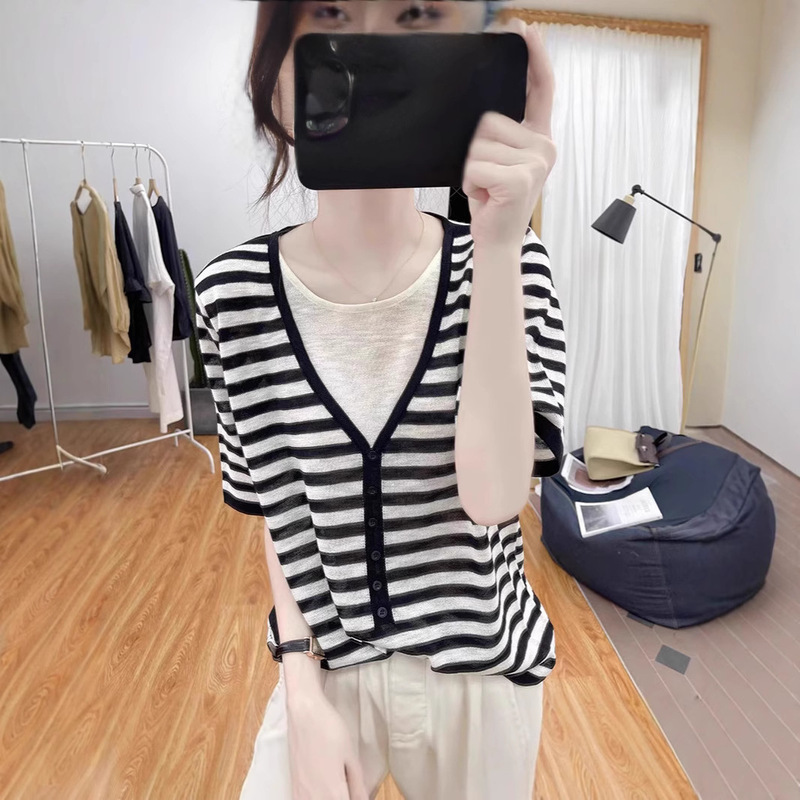 Summer Trendy V Neck Fake Two-Piece Short-Sleeved Knitwear for Women 2025 Korean Style Loose Age-Reducing Top Pullover Air-Conditioned Shirt Summer Trendy V Neck Fake Two-Piece Short-Sleeved Knitwear for Women 2025 Korean Style Loose Age-Reducing Top Pullover Air-Conditioned Shirt