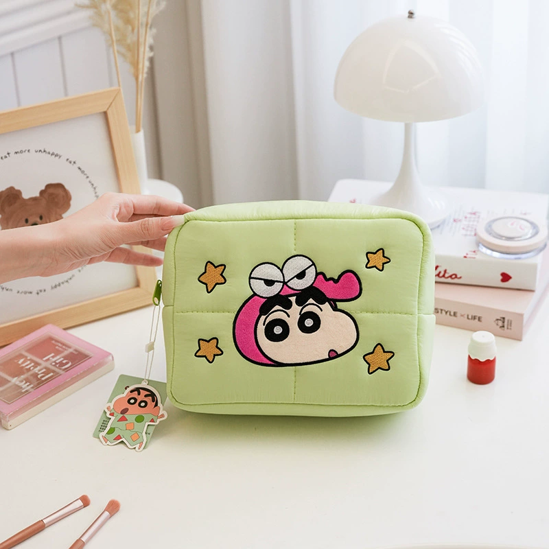 Косметичка Sanrio стеганая с синтепоном-наполнением, просторная дорожная организация, рисунки с героями