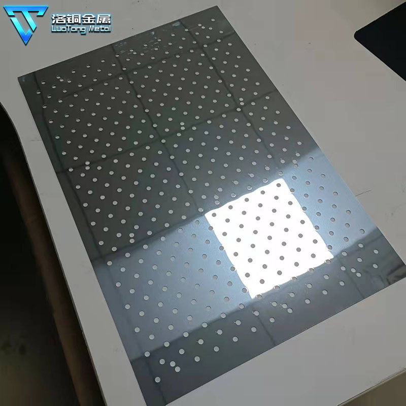 1060镜面铝板氧化黑色蓝色本色拉丝喷砂开孔6061铝板激光抛光1 2