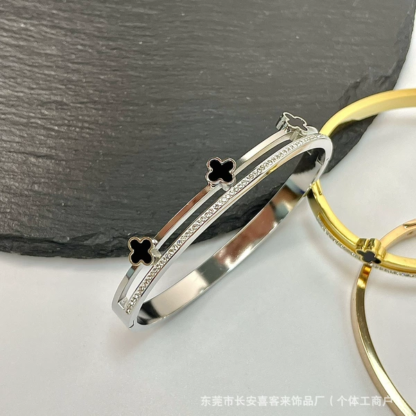 Z231 three four -leaf grass silver color