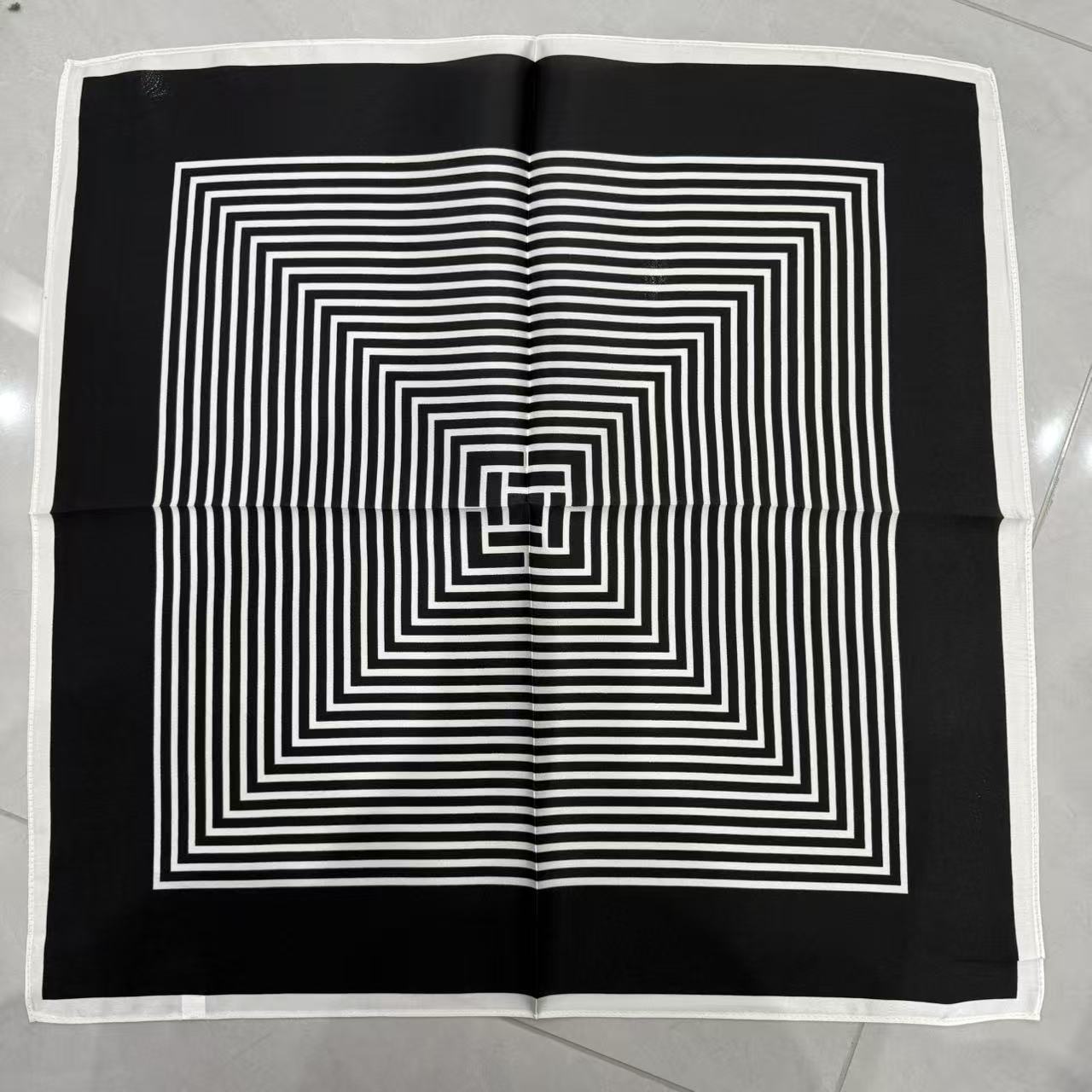 条纹回字格-黑 / 53*53cm