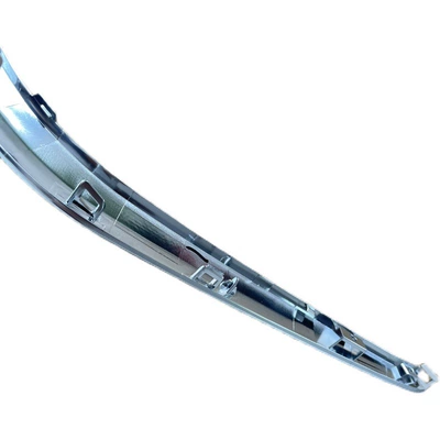 Strip Silver, Lamp eyebrow