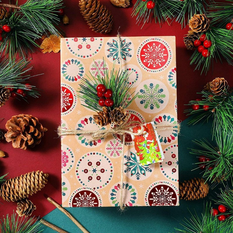 クリスマス装飾花束DIY花輪クリスマスツリーと祝日のショーウインドーバーのシーンシミュレーション松果部品|undefined