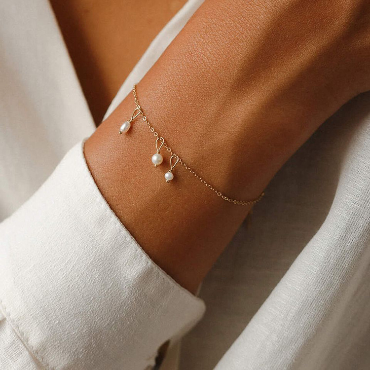 PVD Coated 14K Gold Rose Gold Real Gold Plated Solid Color Stainless Steel Simple Style Waterproof Non Tarnish 304 Stainless Steel Bracelets display picture 2