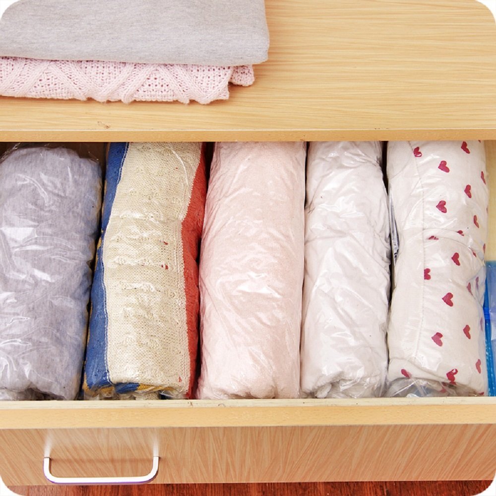 Handscroll-style clothing and bedding vacuum compression bag, roll-press vacuum storage bag