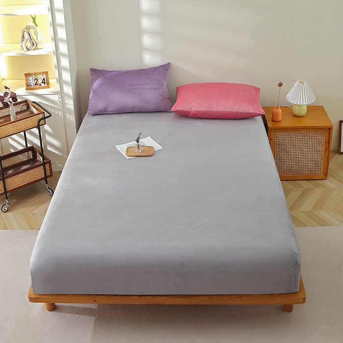 라이트 그레이 + 믹스 앤 매치 베갯잇