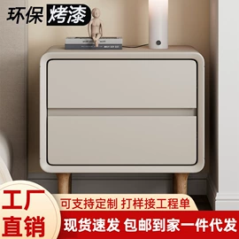 床头柜;皮艺床;梳妆台