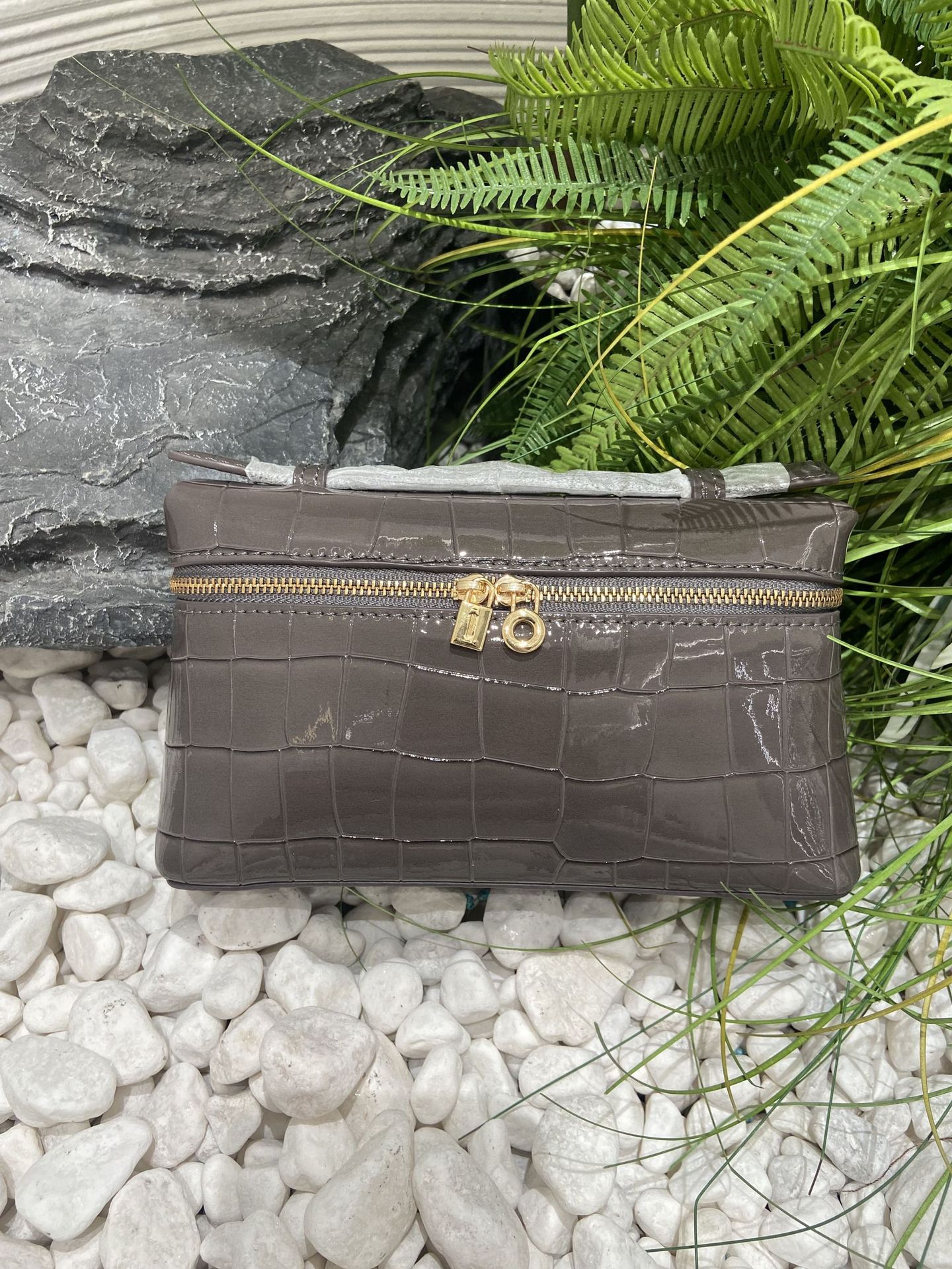 LP19gigi 同型化粧品袋 クロコダイル柄 ボックスバッグ 本革 ランチボックスバッグ ショルダー クロスボディ ポータブル 小さめ スクエアバッグ