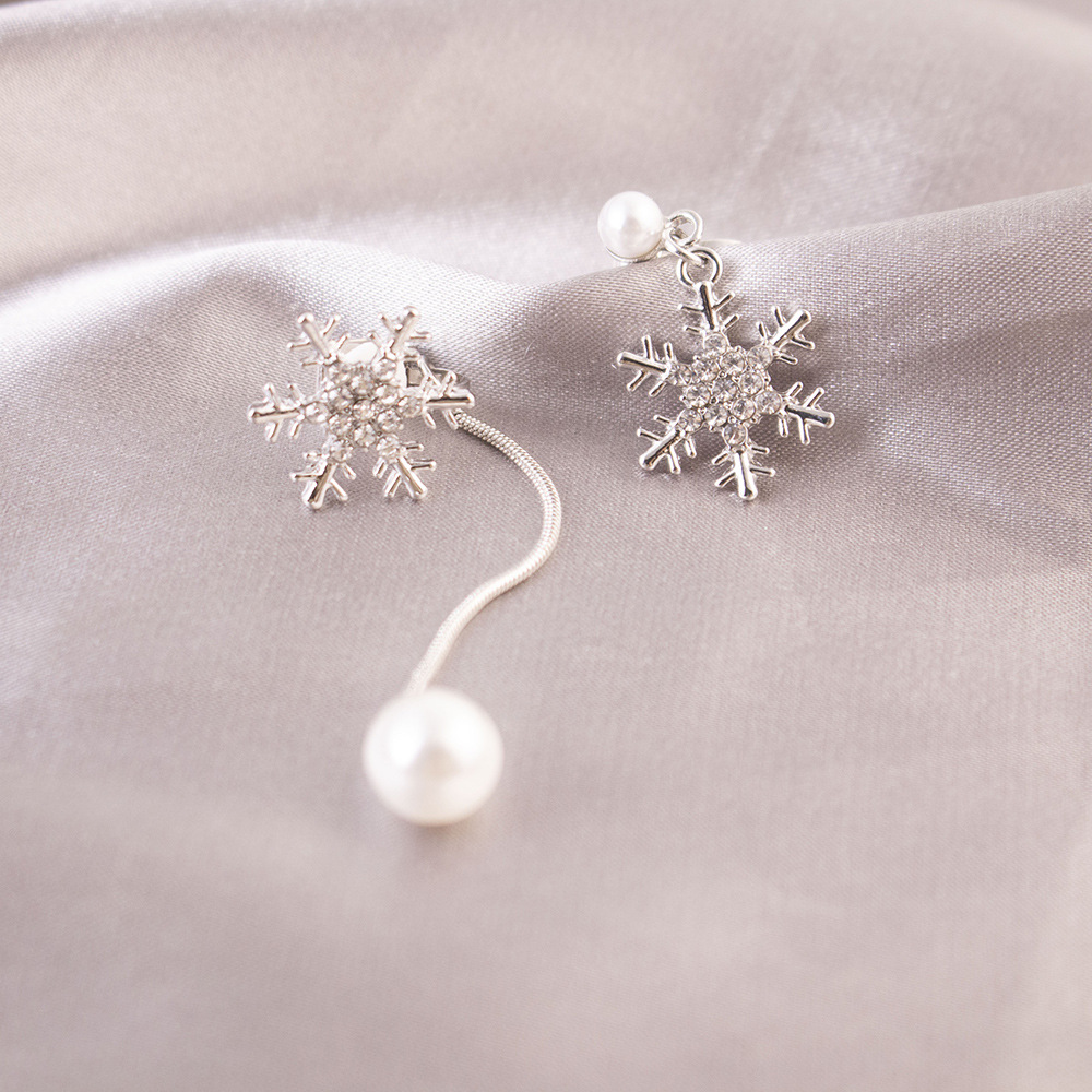 Pinza de oreja de copo de nieve de perlas con incrustaciones de diamantes coreanos Pendientes de temperamento de alta calidad indoloro sin perforaciones de orejas