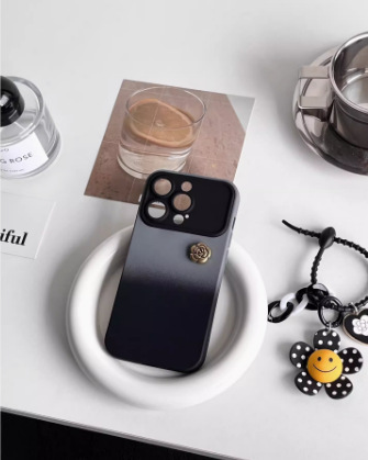 Gradiente gris y negro TPU + Camelia tridimensional + colgante de girasol + LF