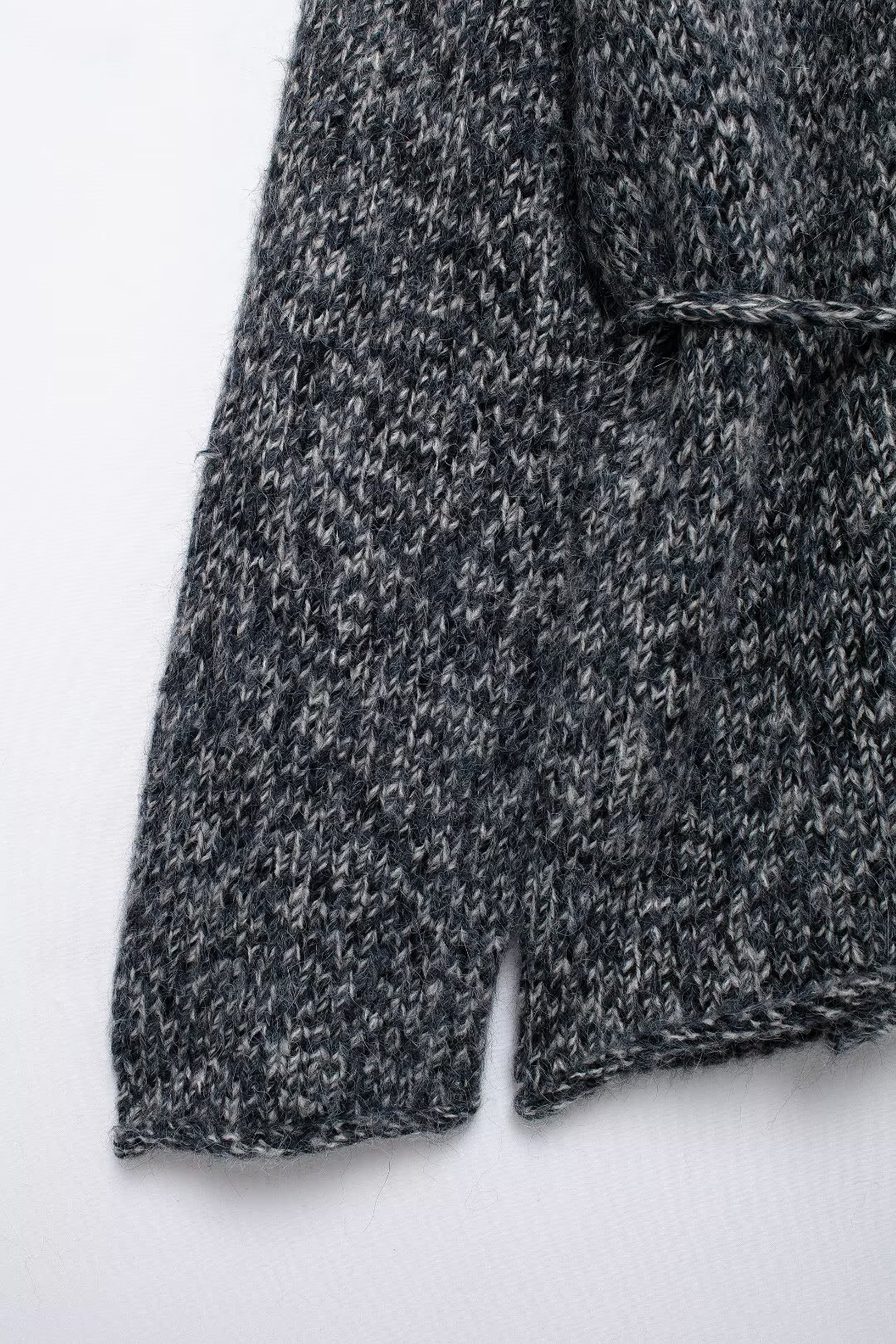 Women's 2024 Autumn/Winter New Fashion V-neck Strap Knitted Jacket_voghion.com