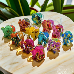 タイ旅行のお土産、小さな布製の象のキーホルダー、バッグペンダント、ジュエリー、クリエイティブギフト