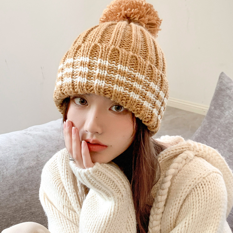 Trendy Ins Ohrenschützer, Gesichtsfreundlich, Niedlicher Ball, Schwarz-Weiß Gestreifte Strickmütze, Damen Winter Herbst/Winter_voghion.com