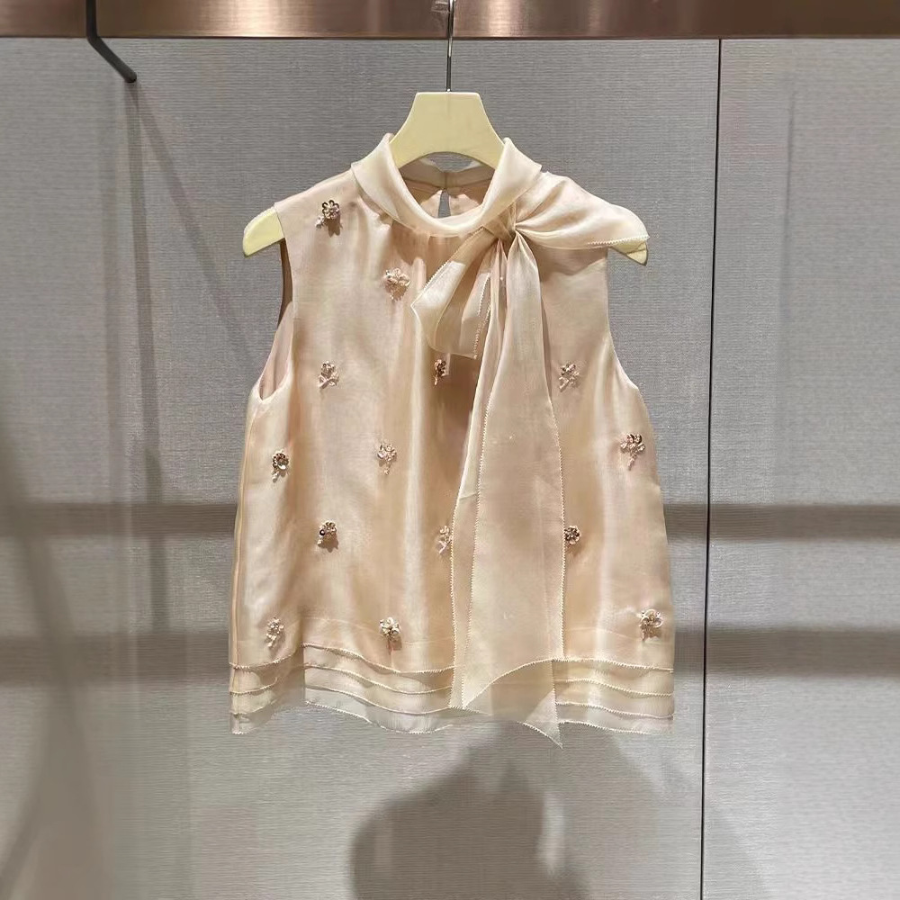 Sweet and spicy sleeveless top, new spring/summer 2026 style, chic and youthful, delicate bow and sequined vest, elegant and sophisticated blouse.