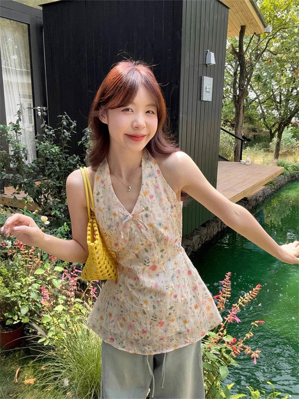 韓国の甘いスタイルの年齢を減らす花柄ホルターネックキャミソール女性の夏の新しいスリムVネックバックレスノースリーブトップ|undefined