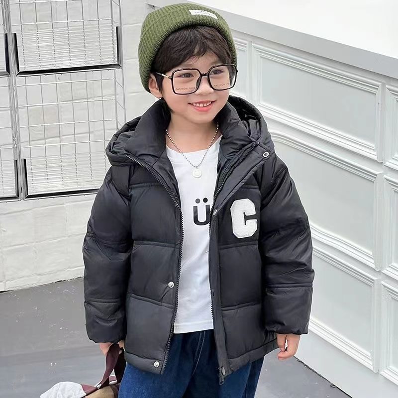 Invierno niñas de pluma de algodón 2024 acelerar la ropa de algodón para niños chaqueta de algodón para niños chaqueta con capuzas
