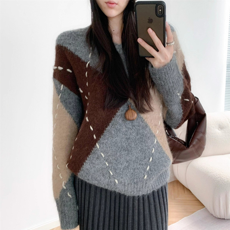 2025 秋冬新韓国レトロ菱形セーター女性のメイラード明線デザインプルオーバー V ネックニットトップ