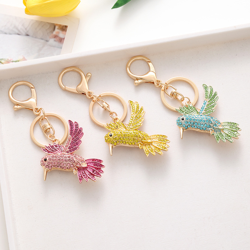 Cross-border new jewelry fashion creative Diamond flying hummingbird keychain gift