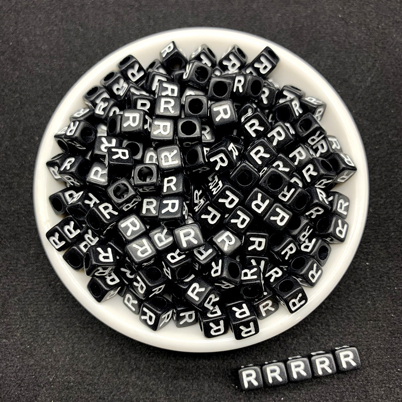 26 letras cuadradas blancas acrílicas de fondo negro inglés de una sola letra diy accesorios de beads material de beads sueltos image 24