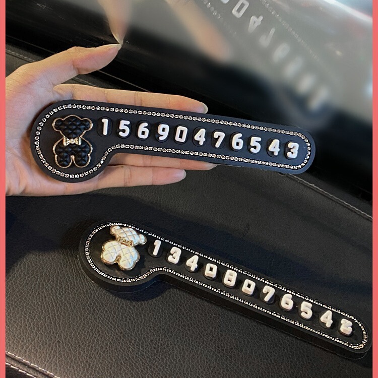 Placa de estacionamiento temporal montada en el automóvil Placa de número Decoración del automóvil Creativa Tarjeta de movimiento del automóvil Tarjeta de teléfono Coche de dama encantadora