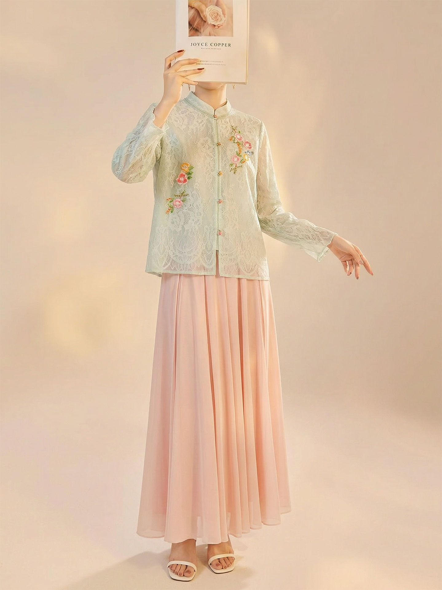 Bộ áo khoác tơ tằm thêu hoa + chân váy maxi phong cách Trung Hoa mới — bộ đồ, nửa váy, áo khoác