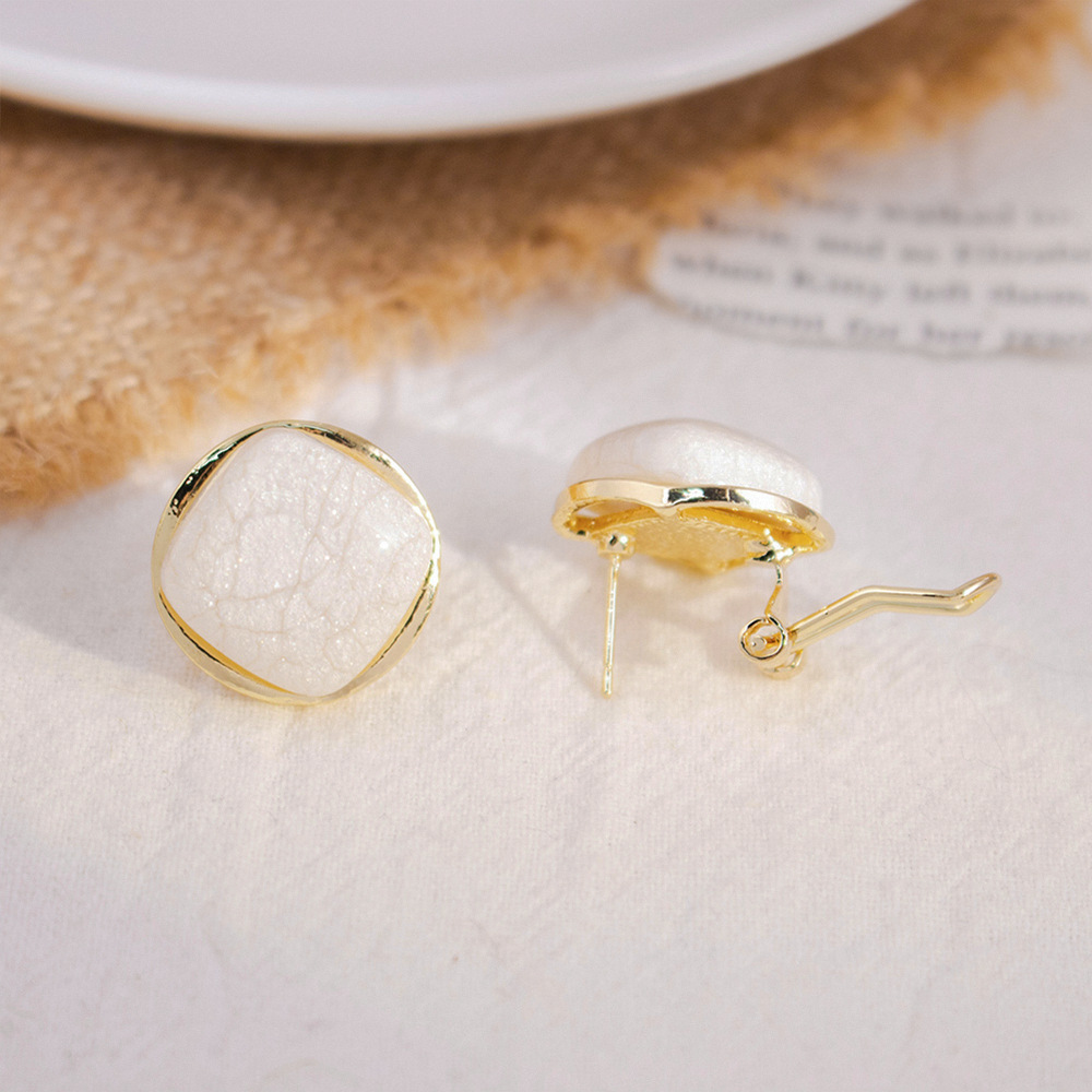 Pendientes cuadrados geométricos de textura retro francesa Pendientes de temperamento frío simples y versátiles Pendientes de diseño de nicho mujeres