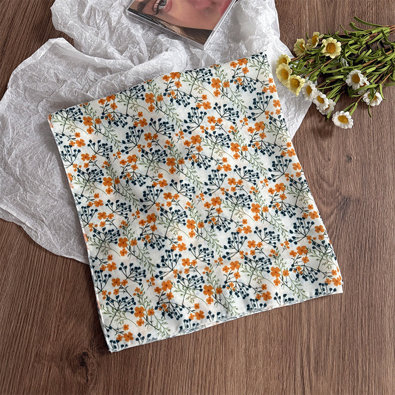 Pañuelo en la cabeza Verano femenino pastoral nuevo estilo floral literario bufanda cuadrada todo fósforo bufanda pequeña bufanda de seda correa para el cabello multifunción accesorios para el cabello