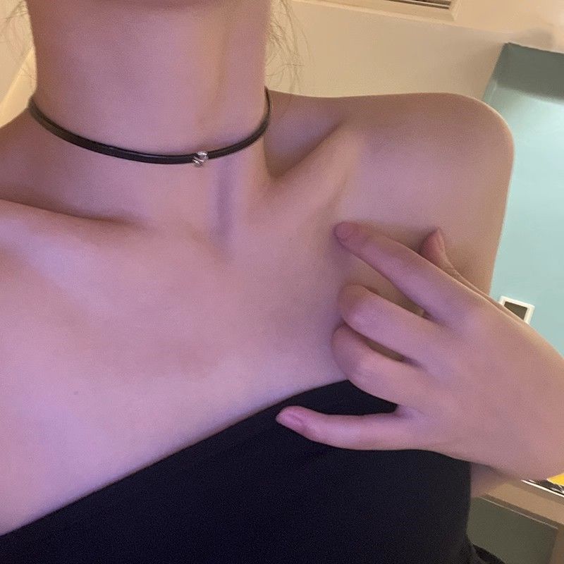 Casual punk cuero negro cruce collar choker nicho diseño dulce cool collar para mujeres minimalistas cool