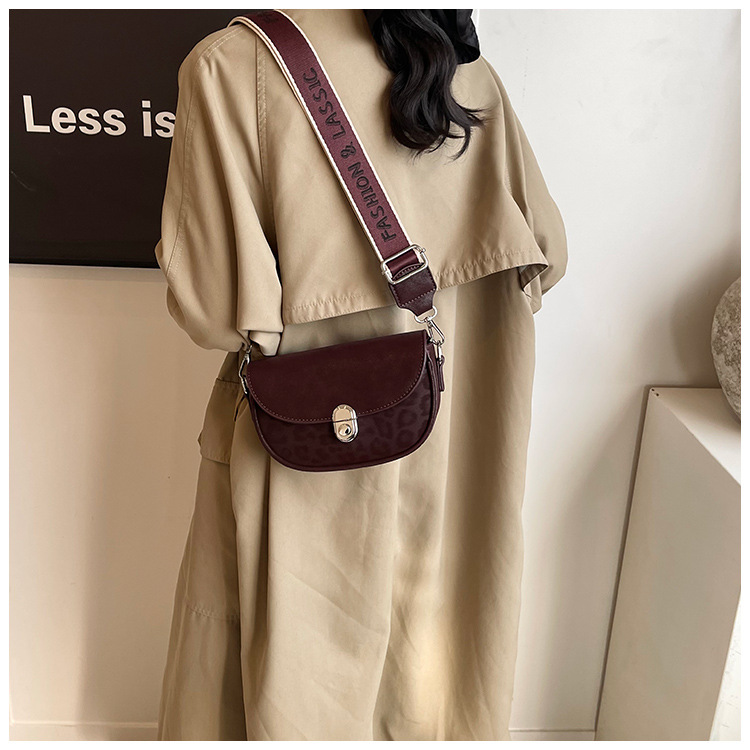 Niche Premium Feeling Crossbody Leopard Satteltasche Damen Neue Retro Mode Schultertasche_voghion.com