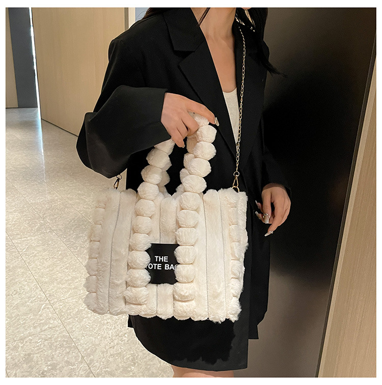Medium Size Winter New Portable Letter Fur Bag Large Capacity Women's Chain Shoulder Messenger Bag Tote Plush Bag