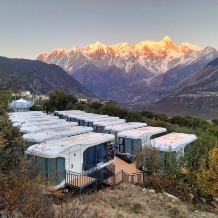 Cápsula espacial móvil al aire libre