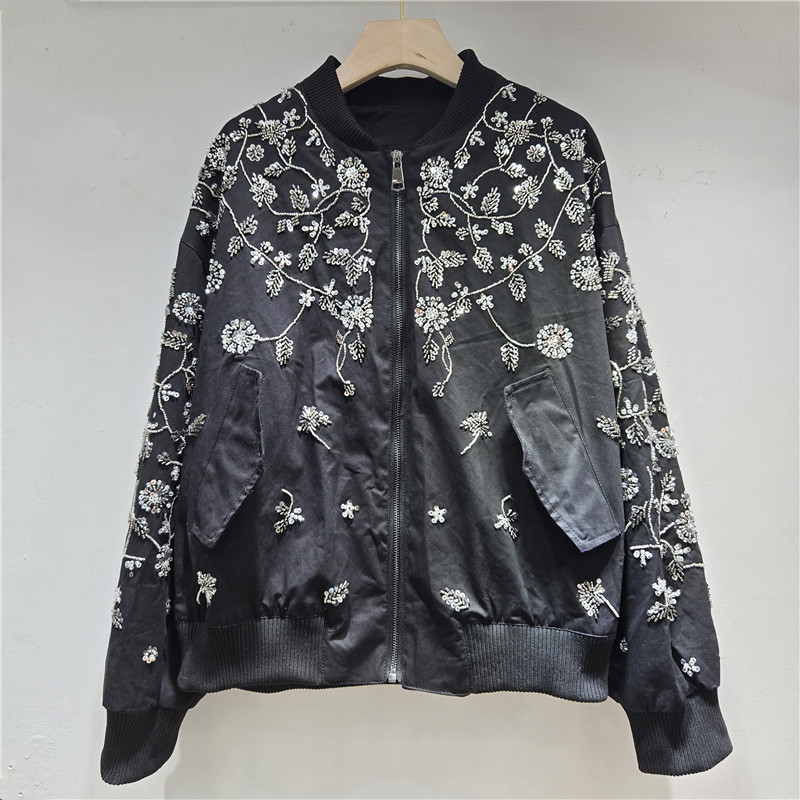 Chaqueta de Béisbol con Bordados para Mujer y Detalles de Cuentas
