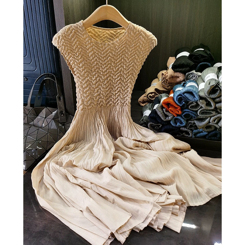 Irregular Pure Color Waist Dress New Round Neck Short-Sleeved Slim Fit Pleated A-Line Long Skirt Irregular Pure Color Waist Dress New Round Neck Short-Sleeved Slim Fit Pleated A-Line Long Skirt