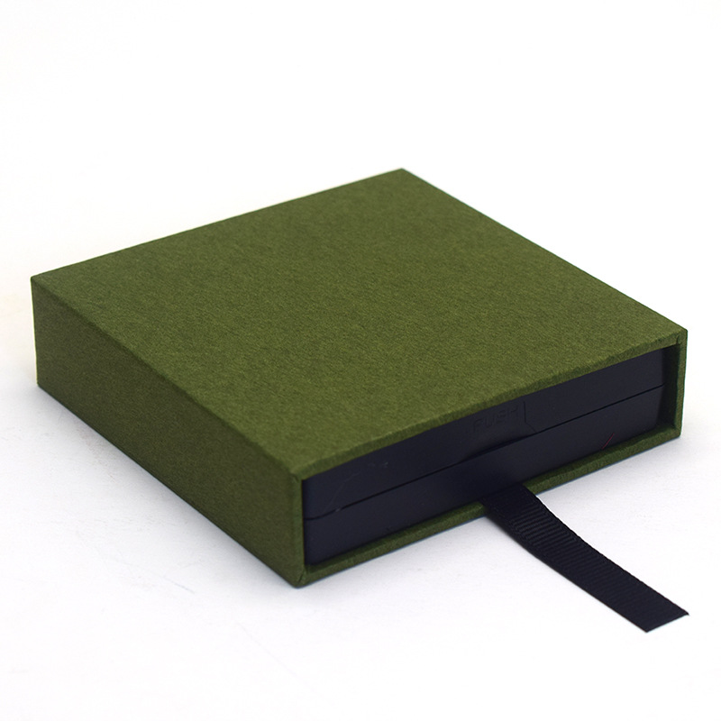 Gutt green (with black box);7*7*2CM