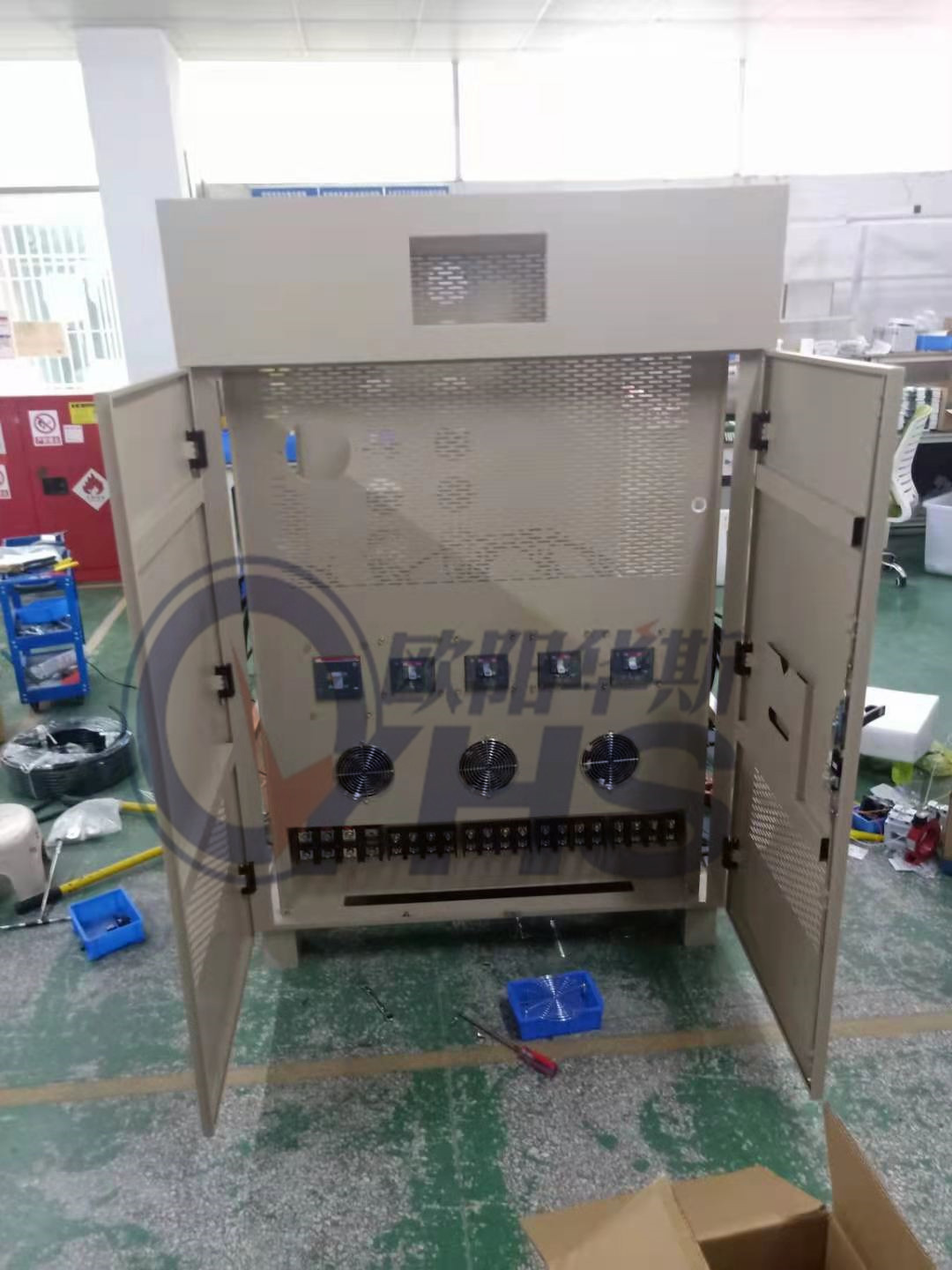 ����150KVA��Ƶ��Դ�����400HZ����·������ű�����