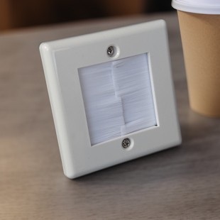 Type 86 American Standard European Style Export Export European and American Dustproof Brush Decoration One 1-Port Panel
