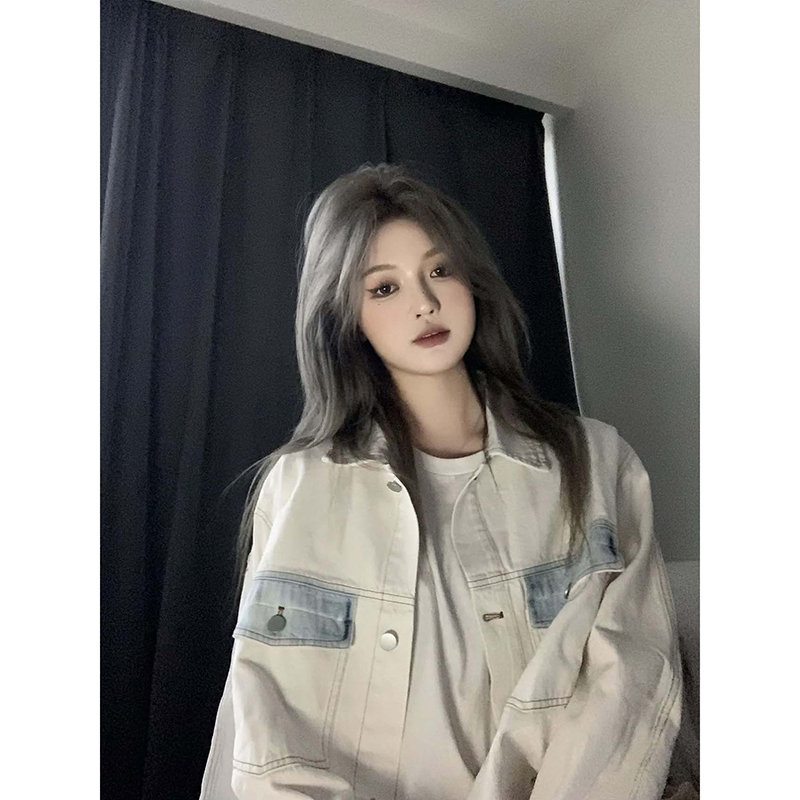 Plus Size Denim Jacket with Unique Pocket Design and Color Contrast for Women, New Loose Versatile Jacket for Spring, Autumn, and Winter