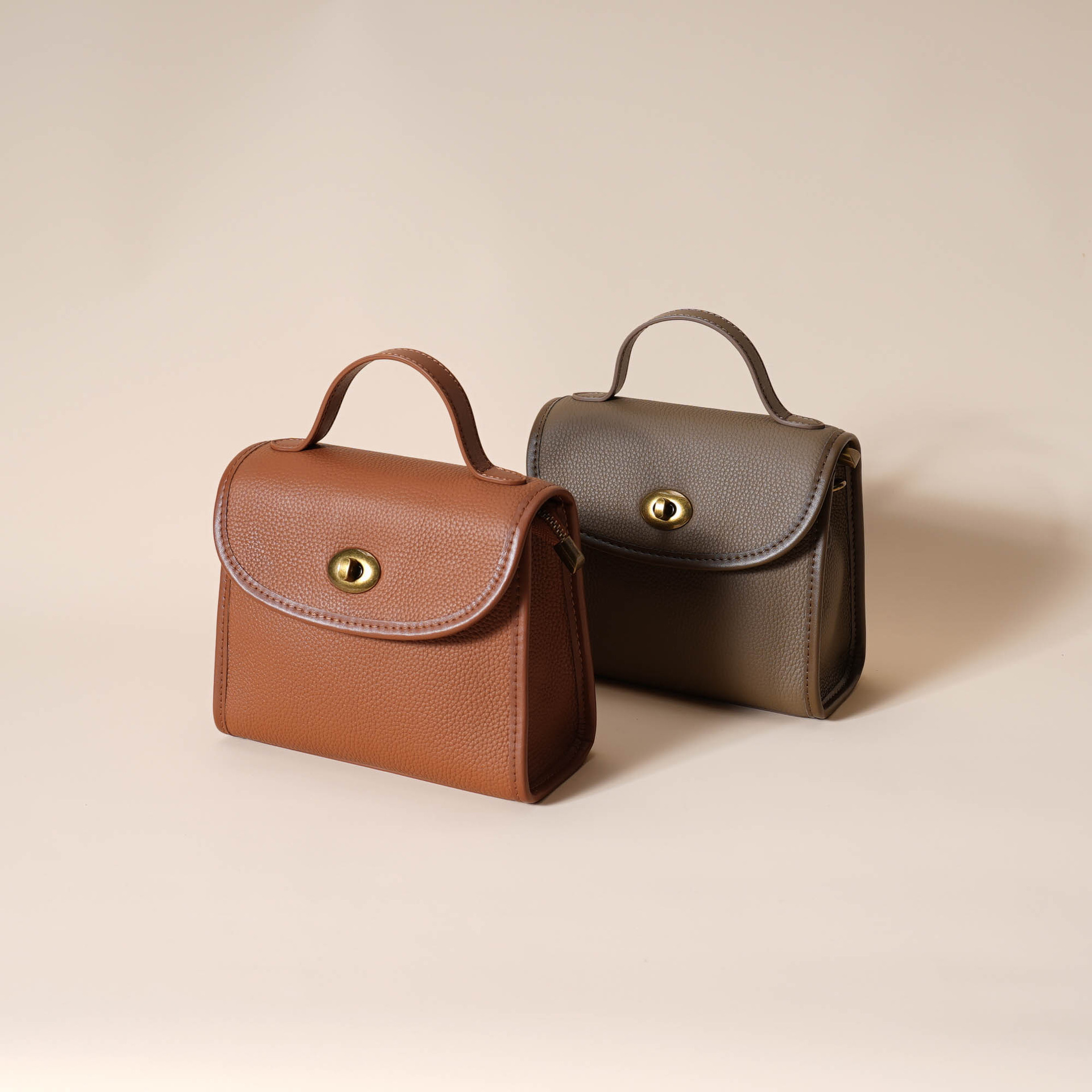 2024 새로운 가죽 어깨 여성용 가방 COWHIDE 봉투 모든 경기 유행 크로스 바디 백 틈새 캐주얼 핸드백