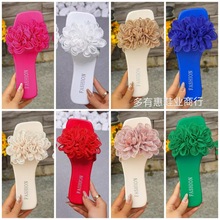 外贸凉拖批发2025春夏新款欧美沙滩鞋休闲外穿花朵一字平底拖鞋女