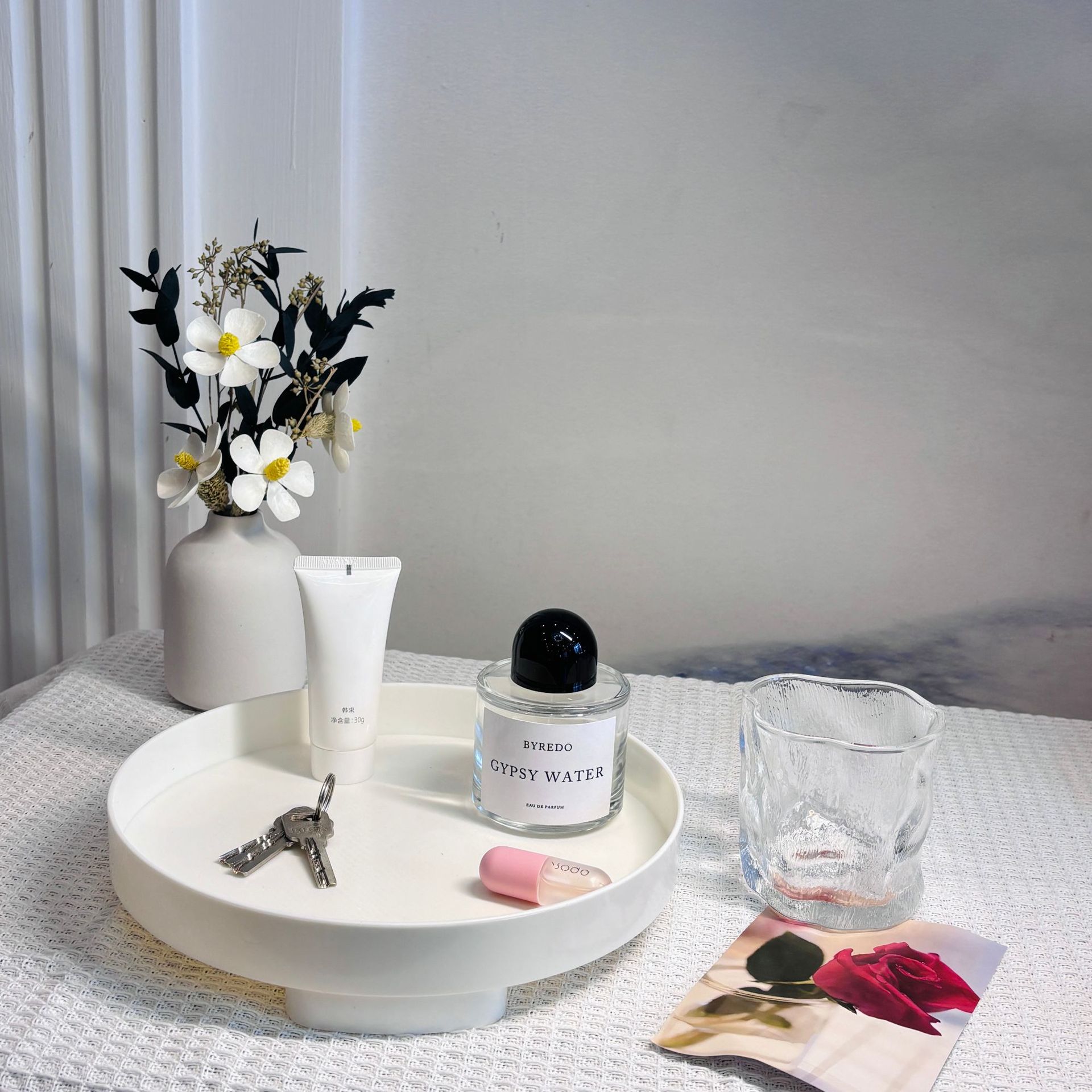 Mesa de maquillaje de frutas de madera sólida nórdica bandeja de escritorio bandeja de maquillaje de plástico de salón huevo de maquillaje de estilo nórdica bandeja de almacenamiento