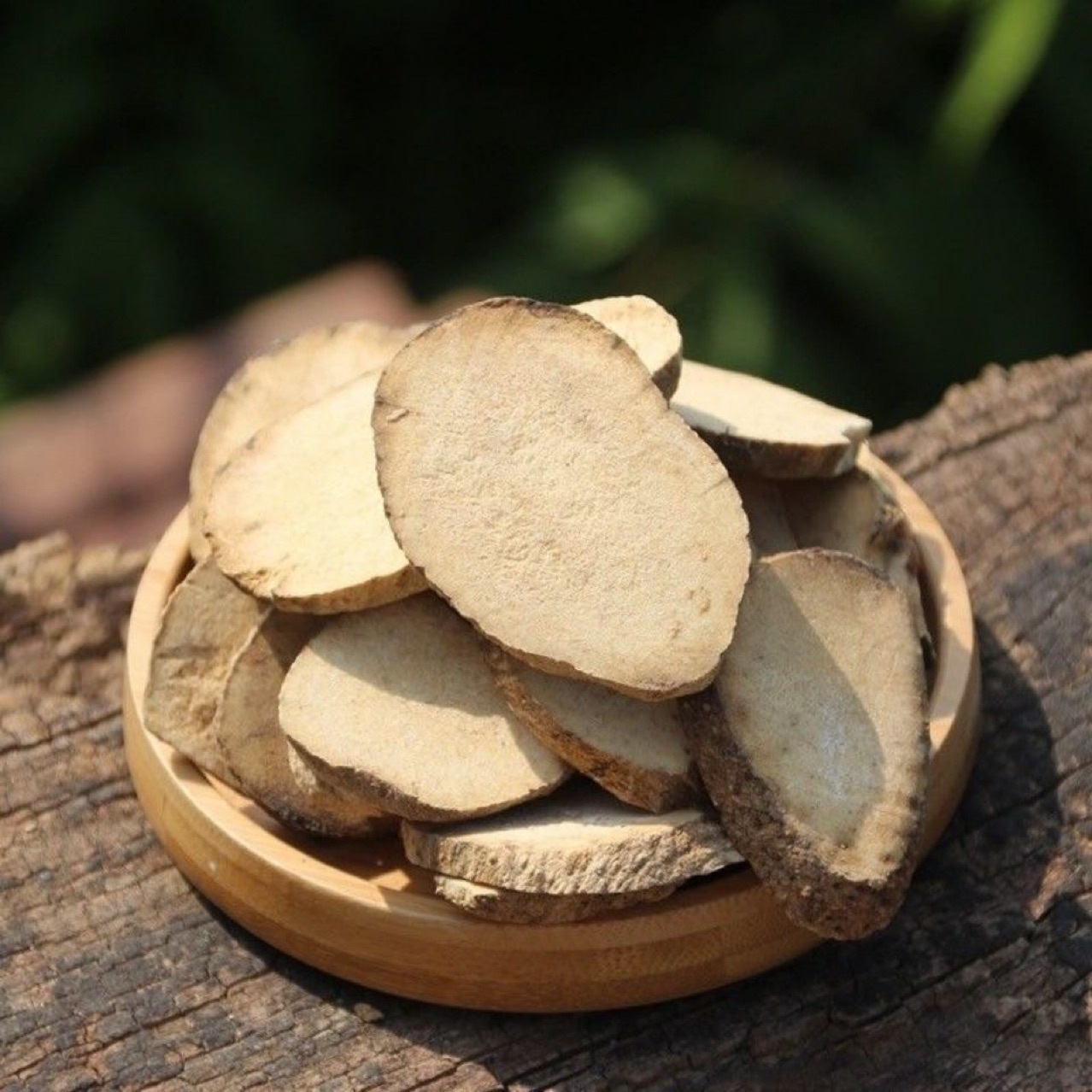 Ze Xie Slices (Alisma orientale) — Sulfur-Free Dried Herb for Tea & Soup in use
