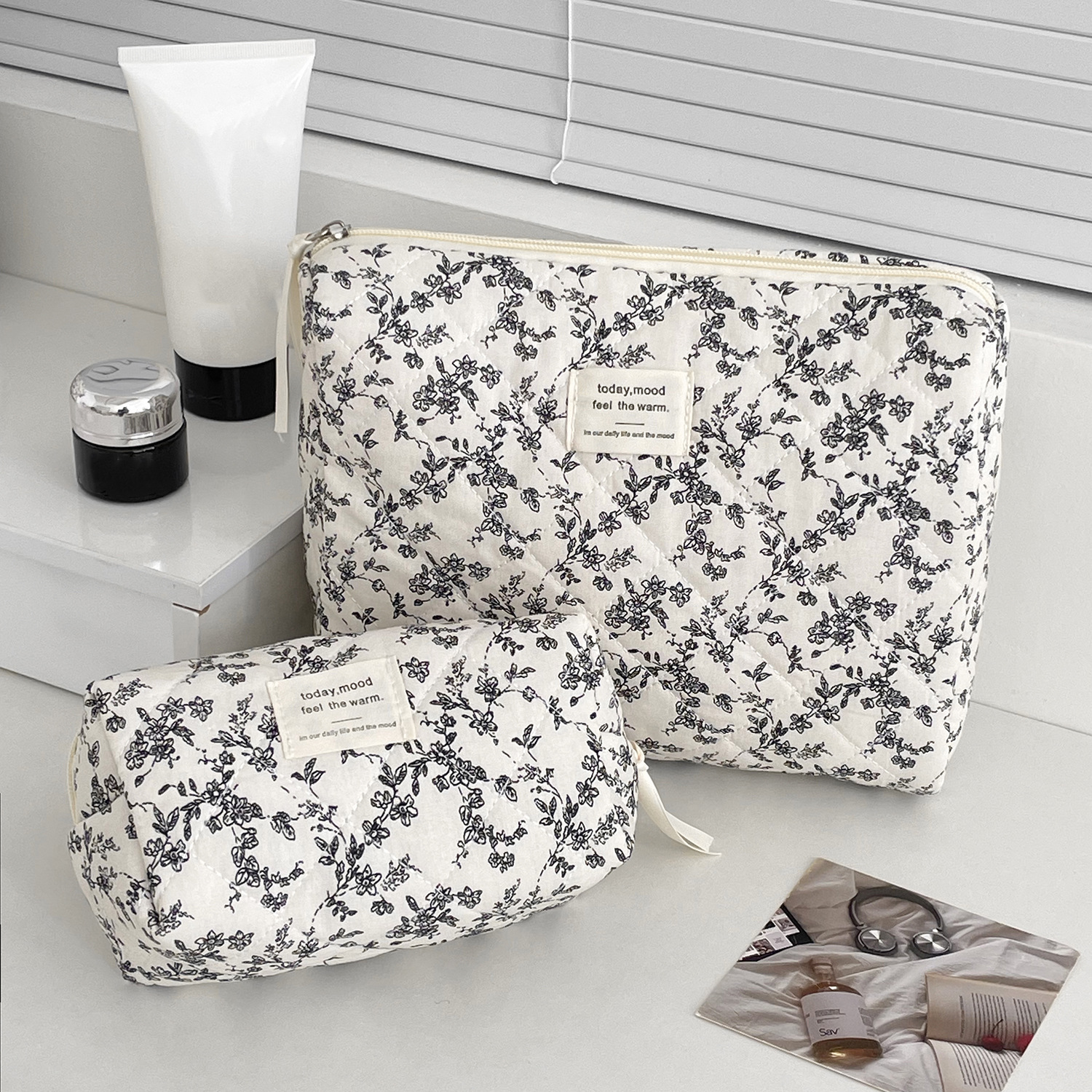 Unisex Gender Classic Style Ditsy Floral Cotton Square Makeup Bags