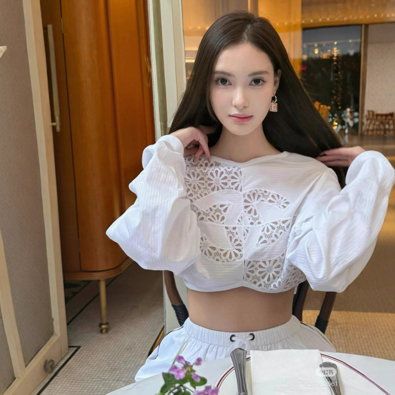 潮牌25ss春夏新款蕾丝露背上衣胸前双C贴布绣工艺蝙蝠袖大露背|undefined