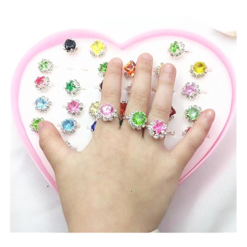 New Style Diamond Ring in Heart-Shaped Box for Children, with Large Gemstones, Fashionable Imitation Diamond for Girls